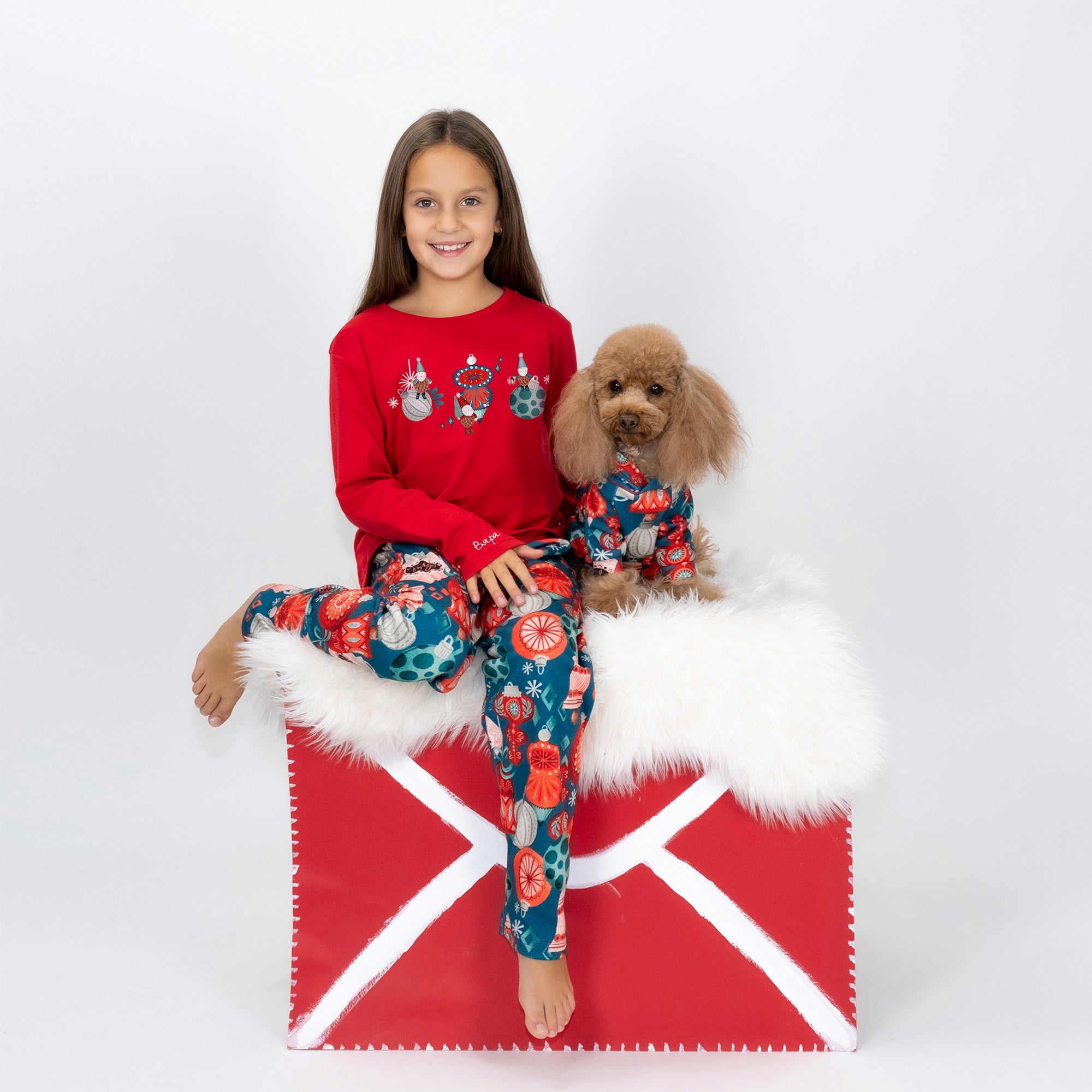 Pijamă de Crăciun pentru copii - Jucării de Crăciun /roșu/